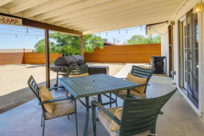Joshua Tree Home with Patio - 5 Mi to National Park!